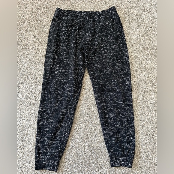 Brooklyn Cloth Other - Brooklyn Cloth “The Jogger” black with white speckles. Size L. Very good cond